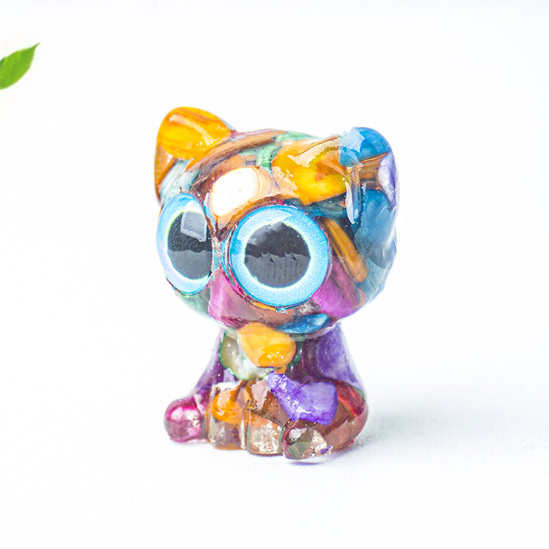 Natural crystal made big eyed crystal cat ornament
