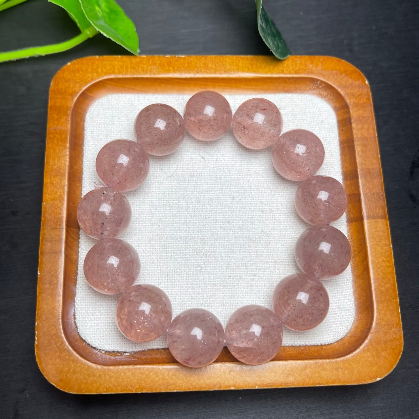 White water strawberry crystal large grain bracelet