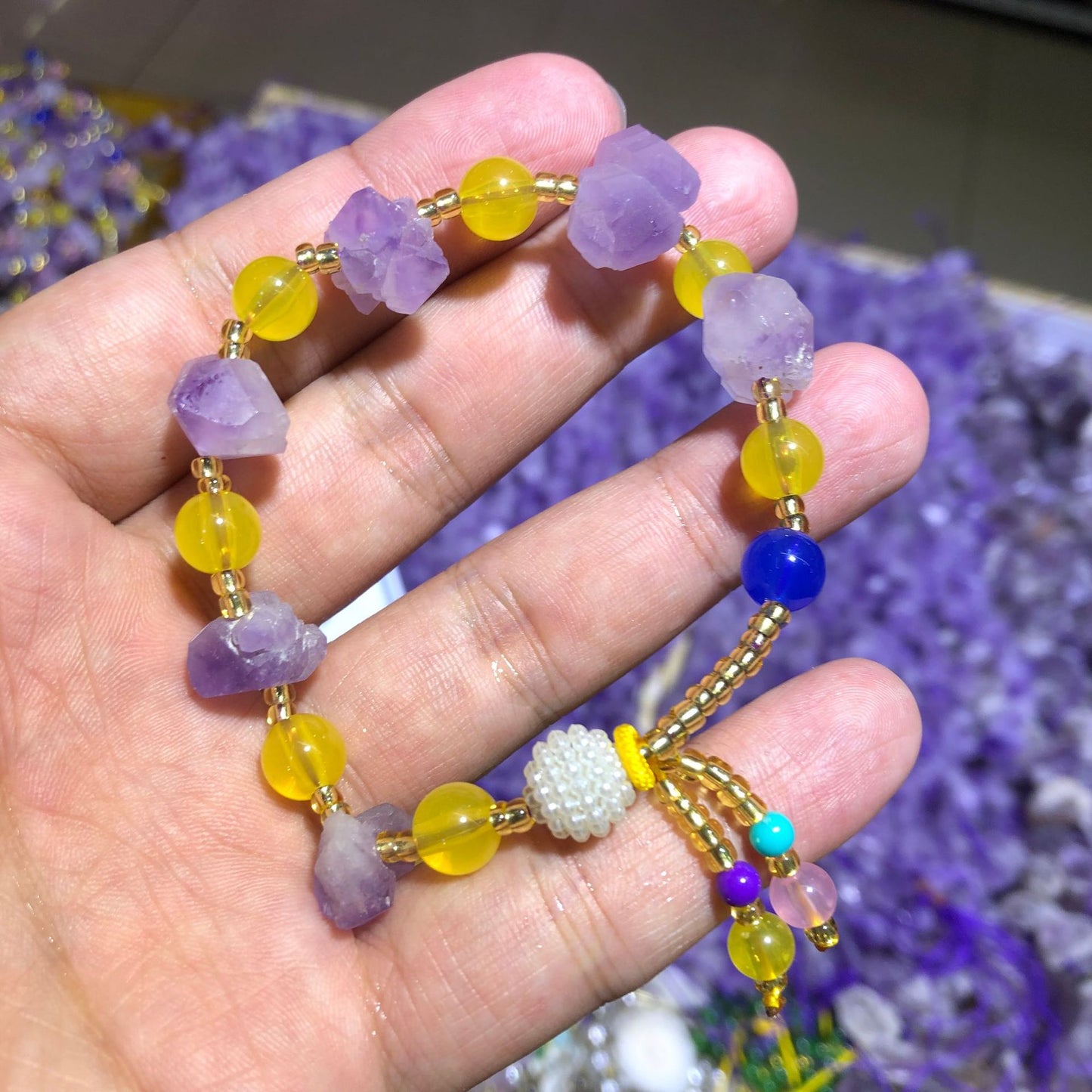 Natural Amethyst Tooth Bracelet, Women's Amethyst Flower Primitive Stone Single Loop Bracelet