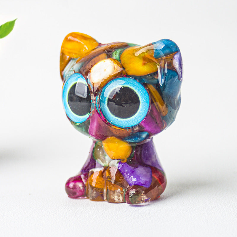 Natural crystal made big eyed crystal cat ornament