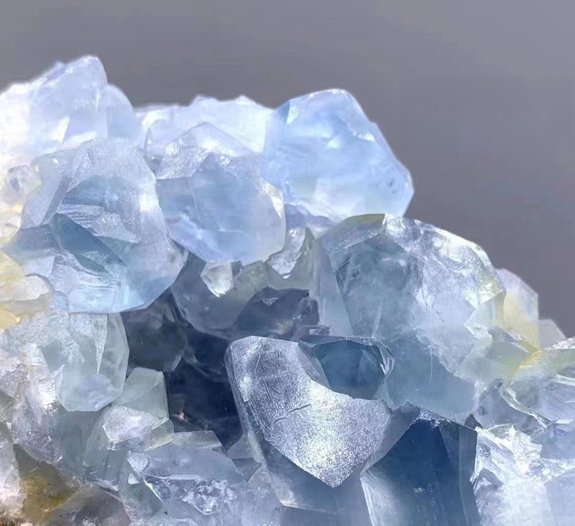 Natural mineral crystal ornaments made of lapis lazuli, sapphire, and other raw materials