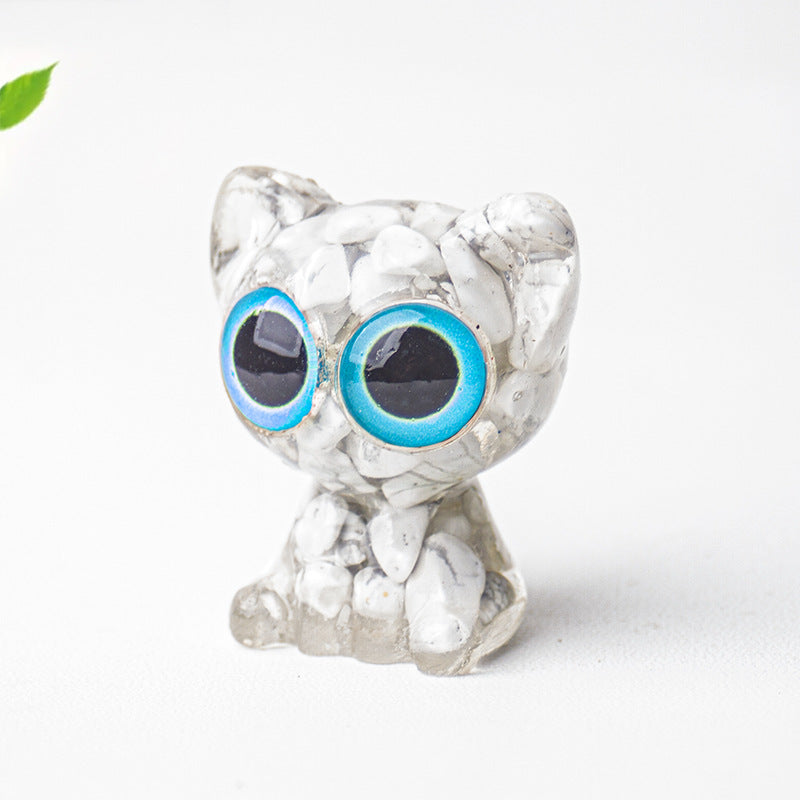 Natural crystal made big eyed crystal cat ornament