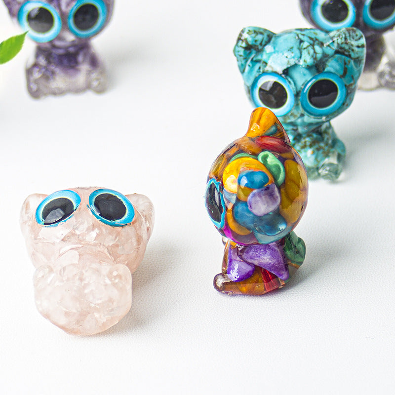 Natural crystal made big eyed crystal cat ornament