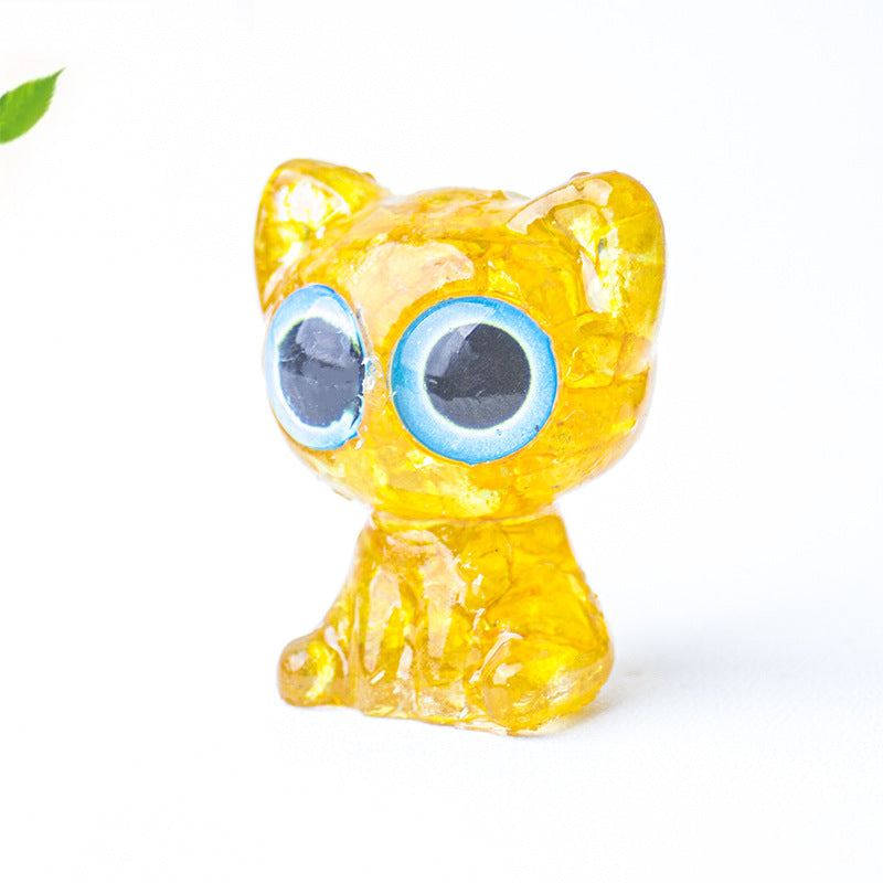 Natural crystal made big eyed crystal cat ornament
